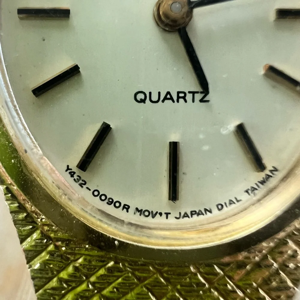 Vintage pulsar ladies oval gold tone bracelet dress watch NEW BATTERY
